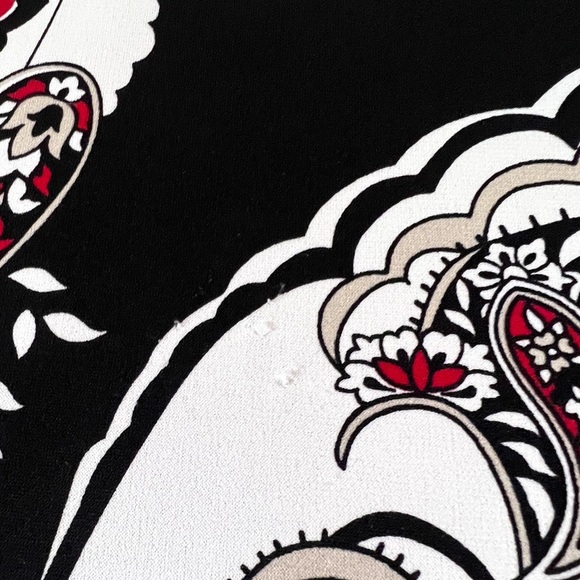 Chico’s Women’s Size 2 ( Large ) | Short Sleeves Paisley Blouse | Keyhole Flowy - Picture 4 of 5